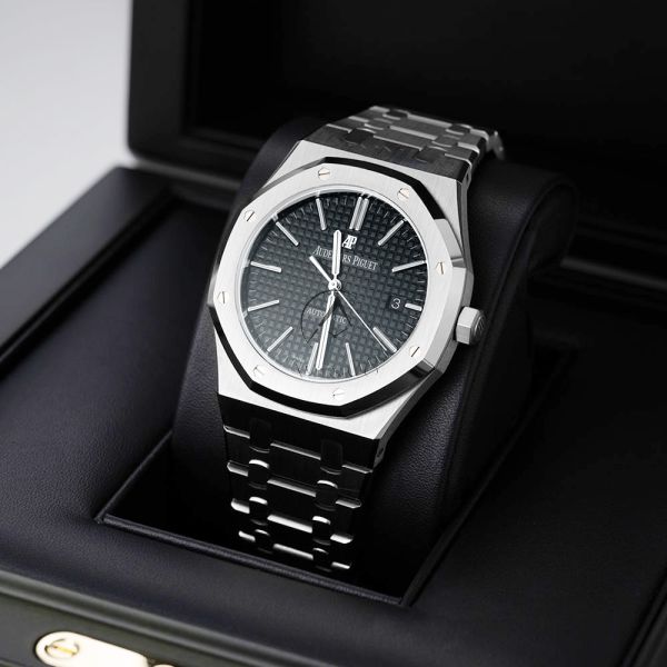 Audemars Piguet Royal Oak 15400ST, Stainless Steel, Black Index