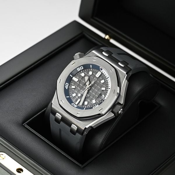 Audemars Piguet Royal Oak Offshore 15720ST, 