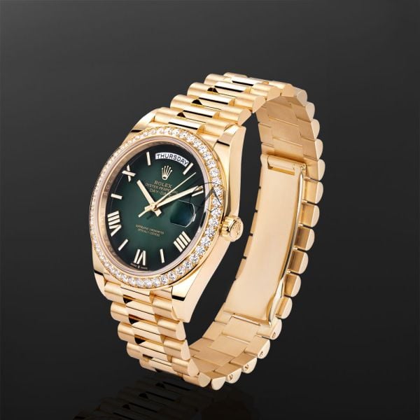 Rolex Day-Date 40 228348RBR, 18K Yellow Gold, Diamond Bezel, Green