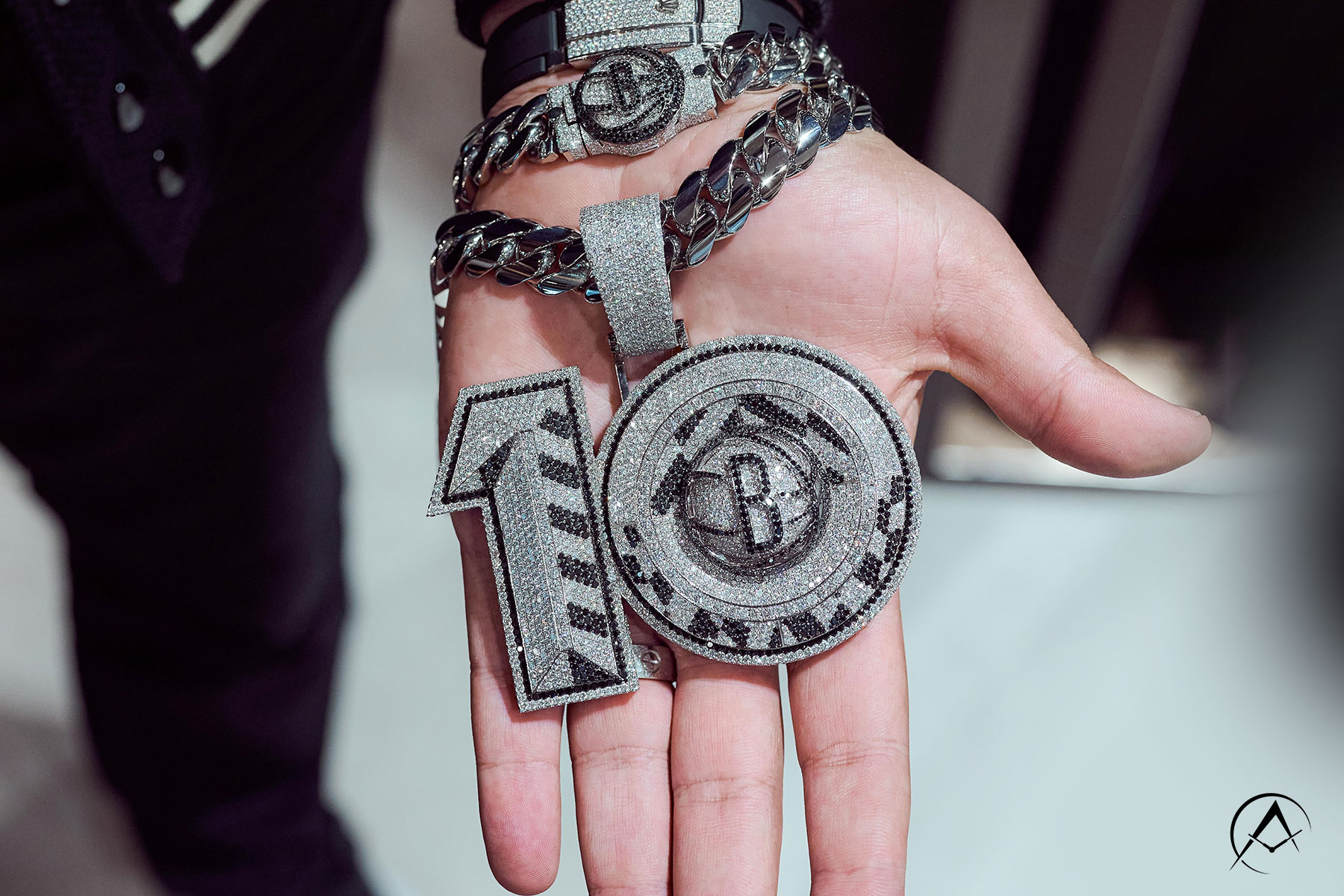 Avi Co New York City s Luxury Watch Retailer