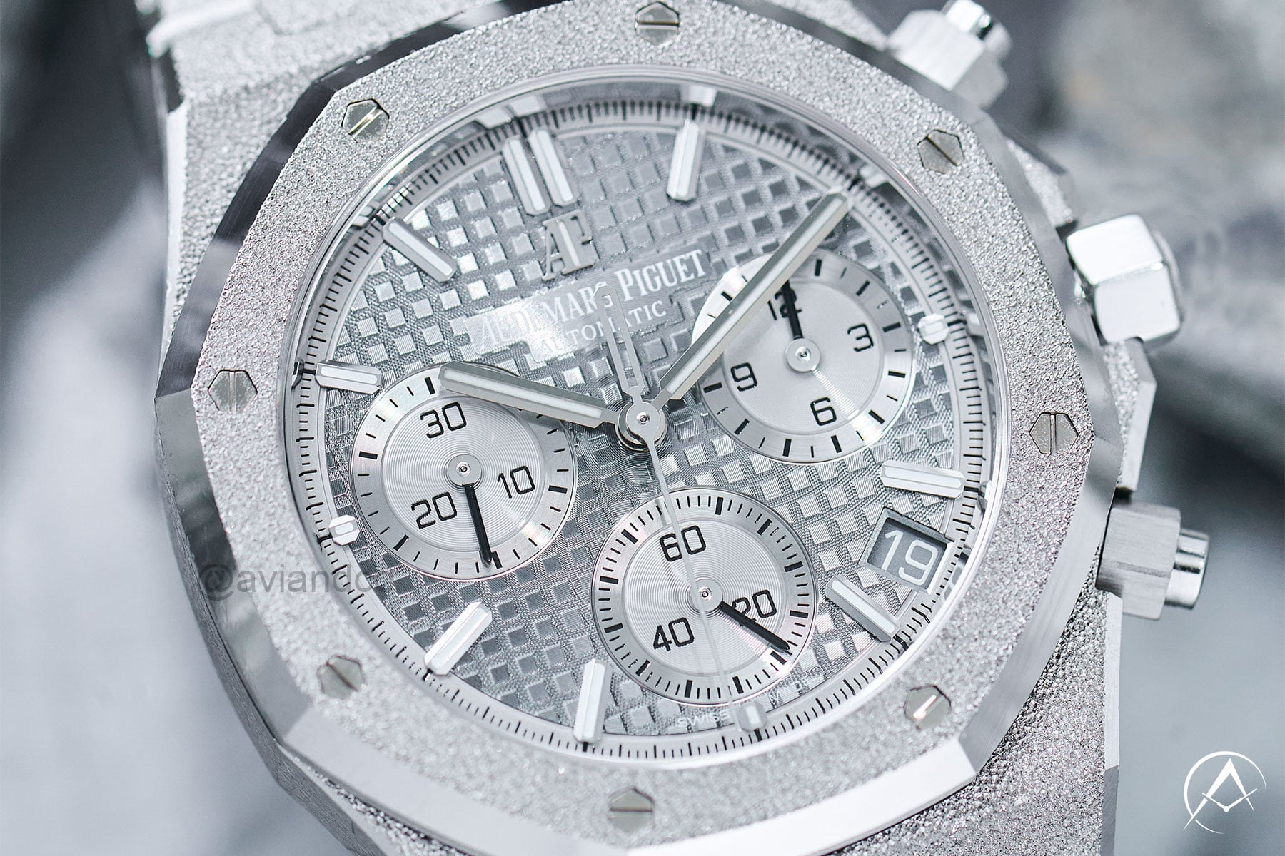 Shop at Avi & Co., Your Most Trusted Dealer, for This Luxury Watch with Grey Dial, Index Hour Markers, Date Function, and Chronograph Function.