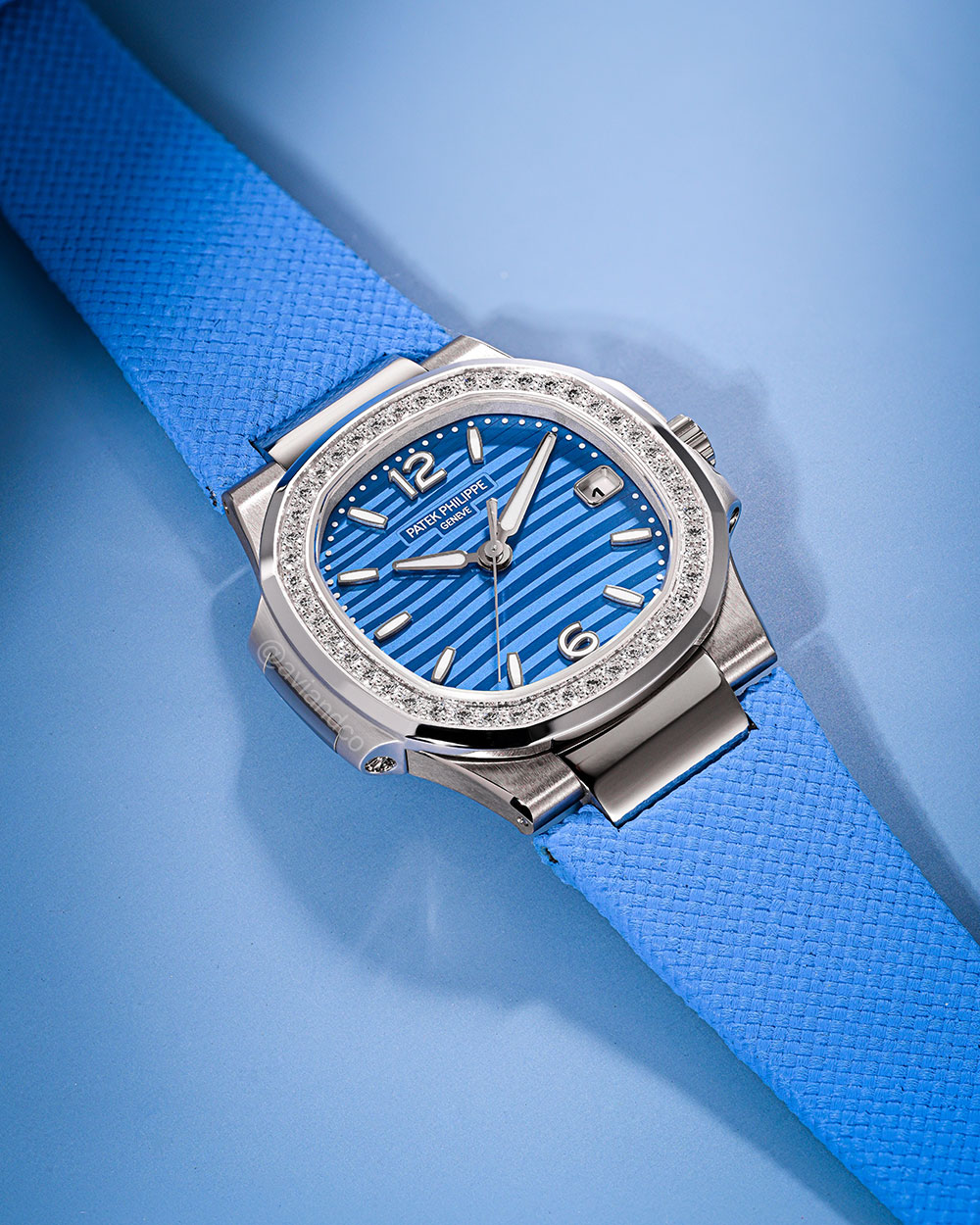 Patek Philippe Nautilus, 18K White Gold, Diamond Bezel, Azure Blue Dial, 32 mm