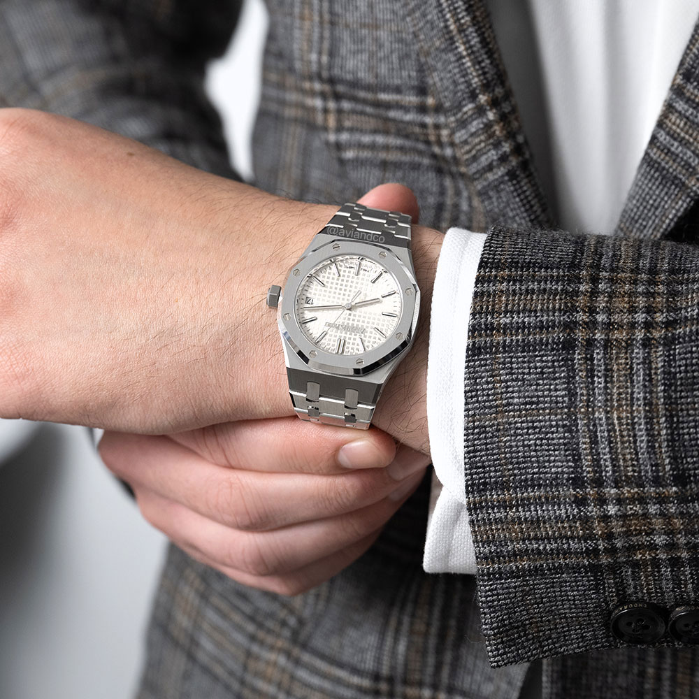 Audemars Piguet Royal Oak - 15550ST, "50th Anniversary", Steel, Silver Index Dial, 37 mm