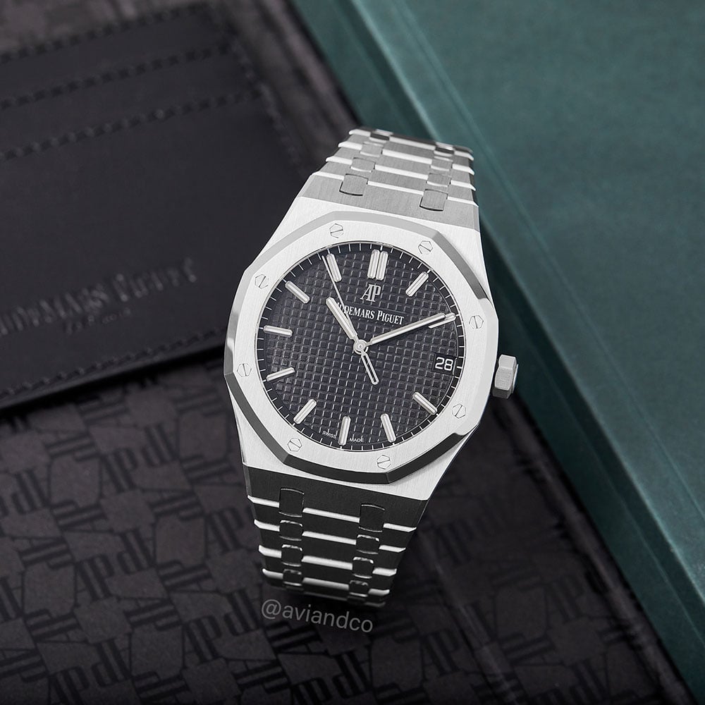 Audemars Piguet Royal Oak, Stainless Steel, Black Dial, 41 mm