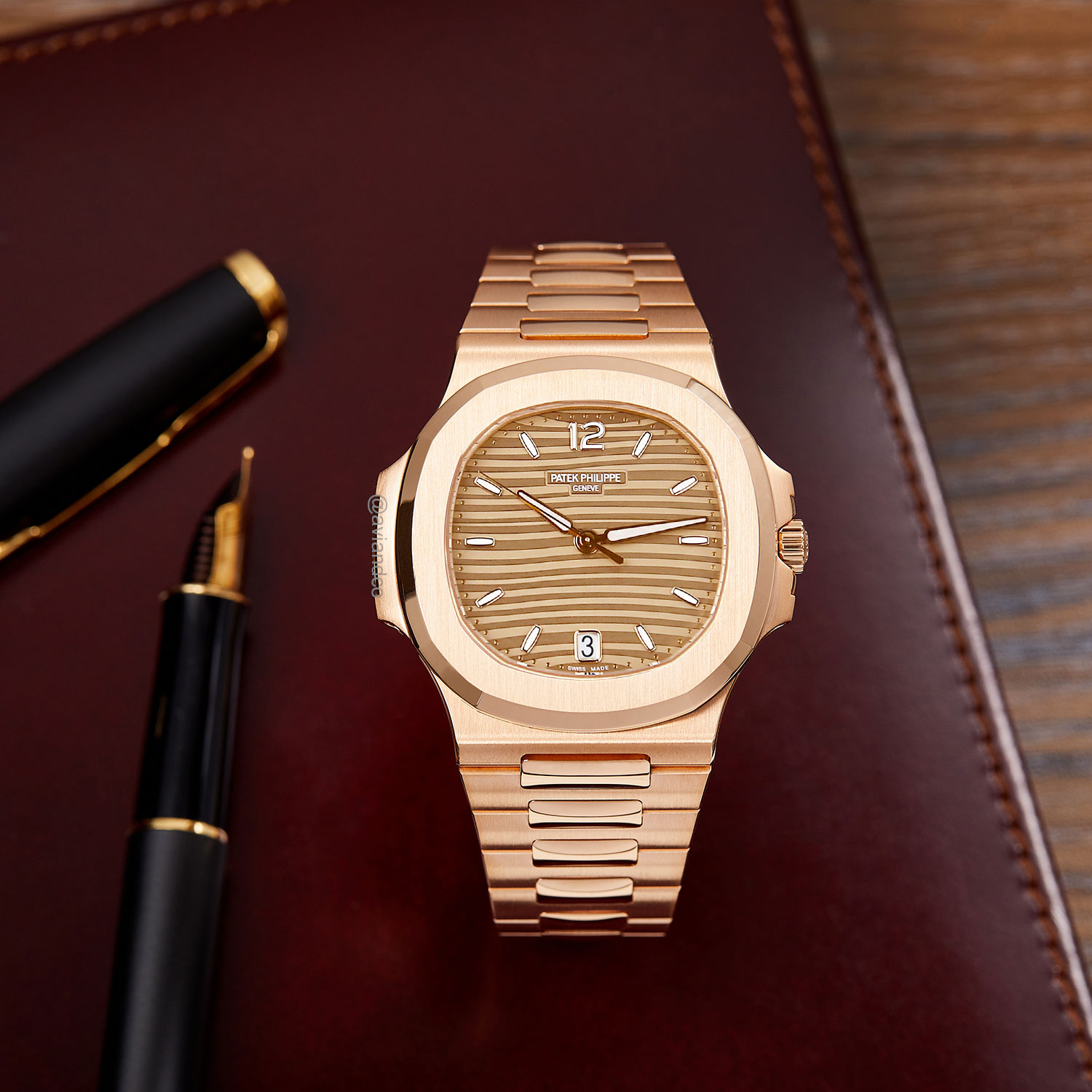 Patek Philippe Nautilus (7118/1R-010, 18K Rose Gold, Gold Opaline Dial, 35 mm) 
