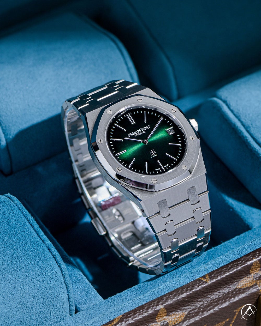 Audemars Piguet Royal Oak 15202PT watch in platinum with green face at Avi & Co.