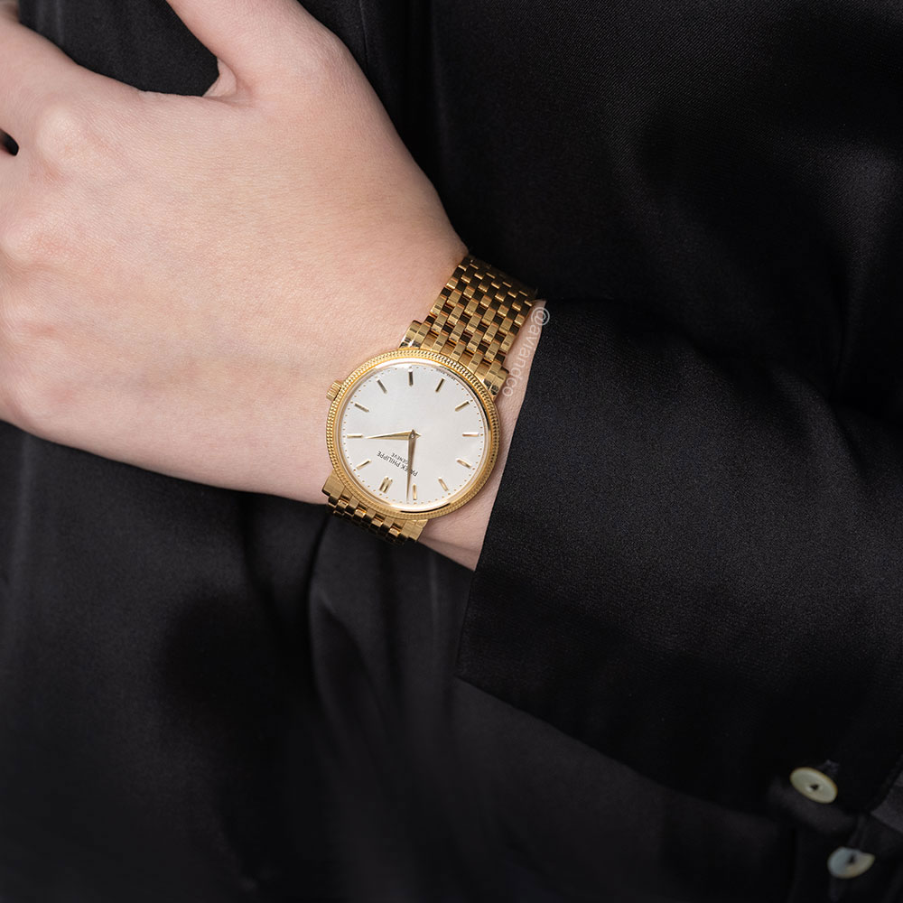 Patek Philippe Calatrava 5120/1J-001, yellow gold, silver dial, 35 mm