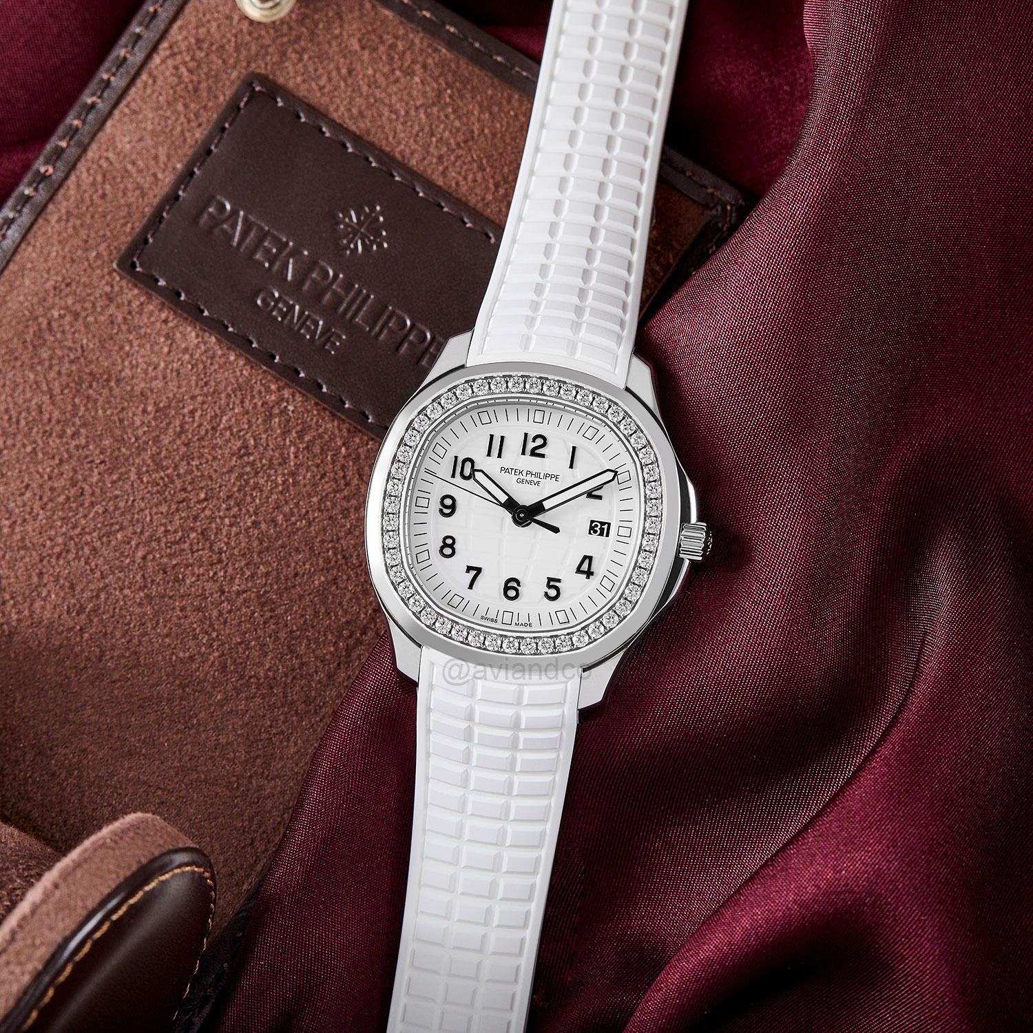 Patek Philippe Aquanaut 5267/200A-010, Stainless Steel, White Arabic Dial, 38 mm