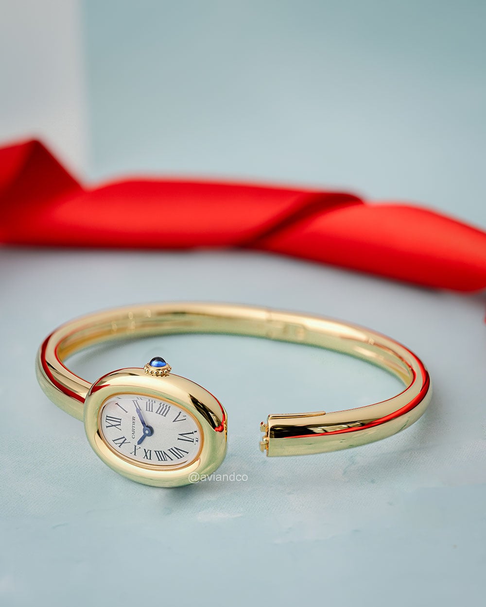 Cartier Baignoire, 18K Yellow Gold, Silver Roman Dial