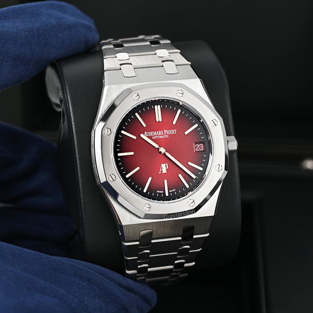 Audemars Piguet Royal Oak &ldquo;Jumbo&rdquo; Extra-Thin, Titanium, Smoked Burgundy Index Dial