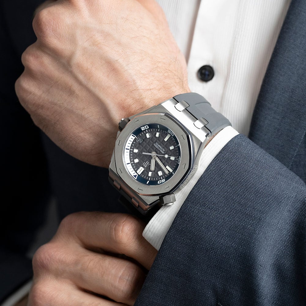 Audemars Piguet Royal Oak Offshore &ldquo;Diver,&rdquo; Stainless Steel, Grey Dial, 42 mm