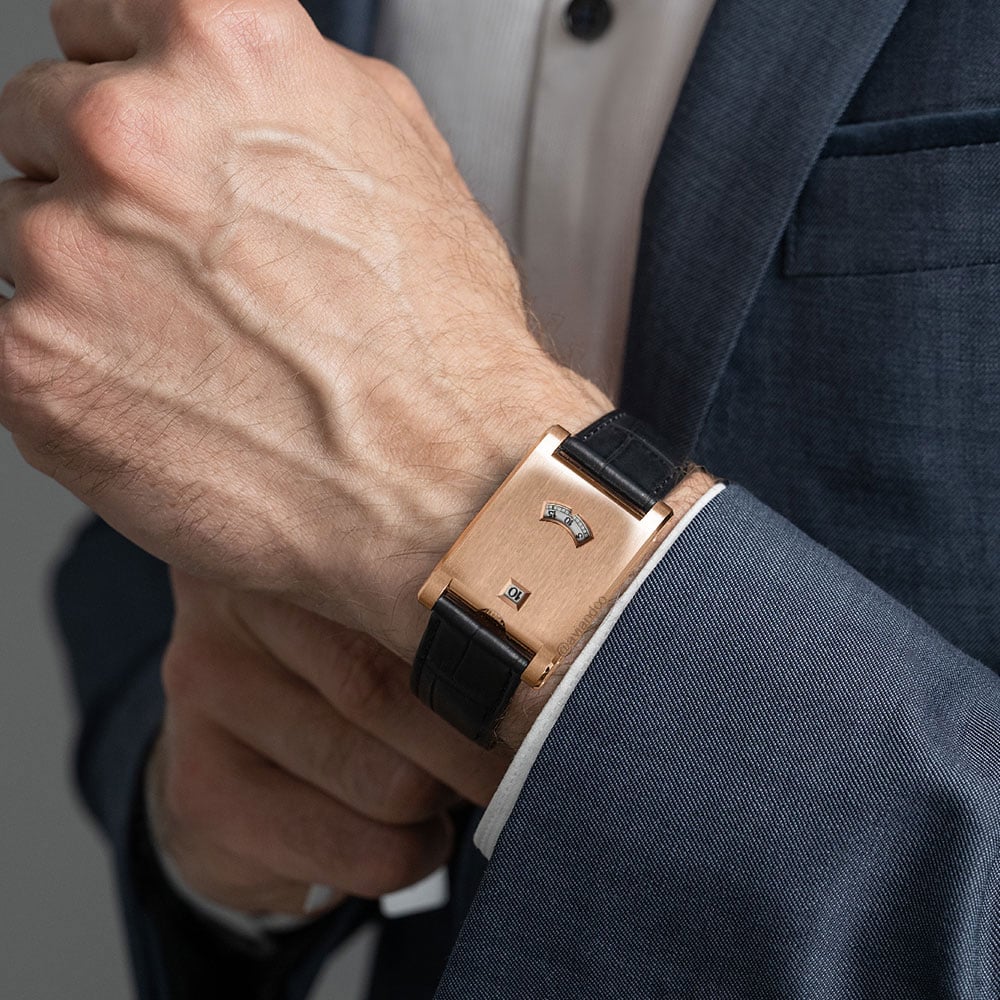 Cartier Tank à Guichets, 18K Rose Gold, Rose Gold Dial, 25 mm