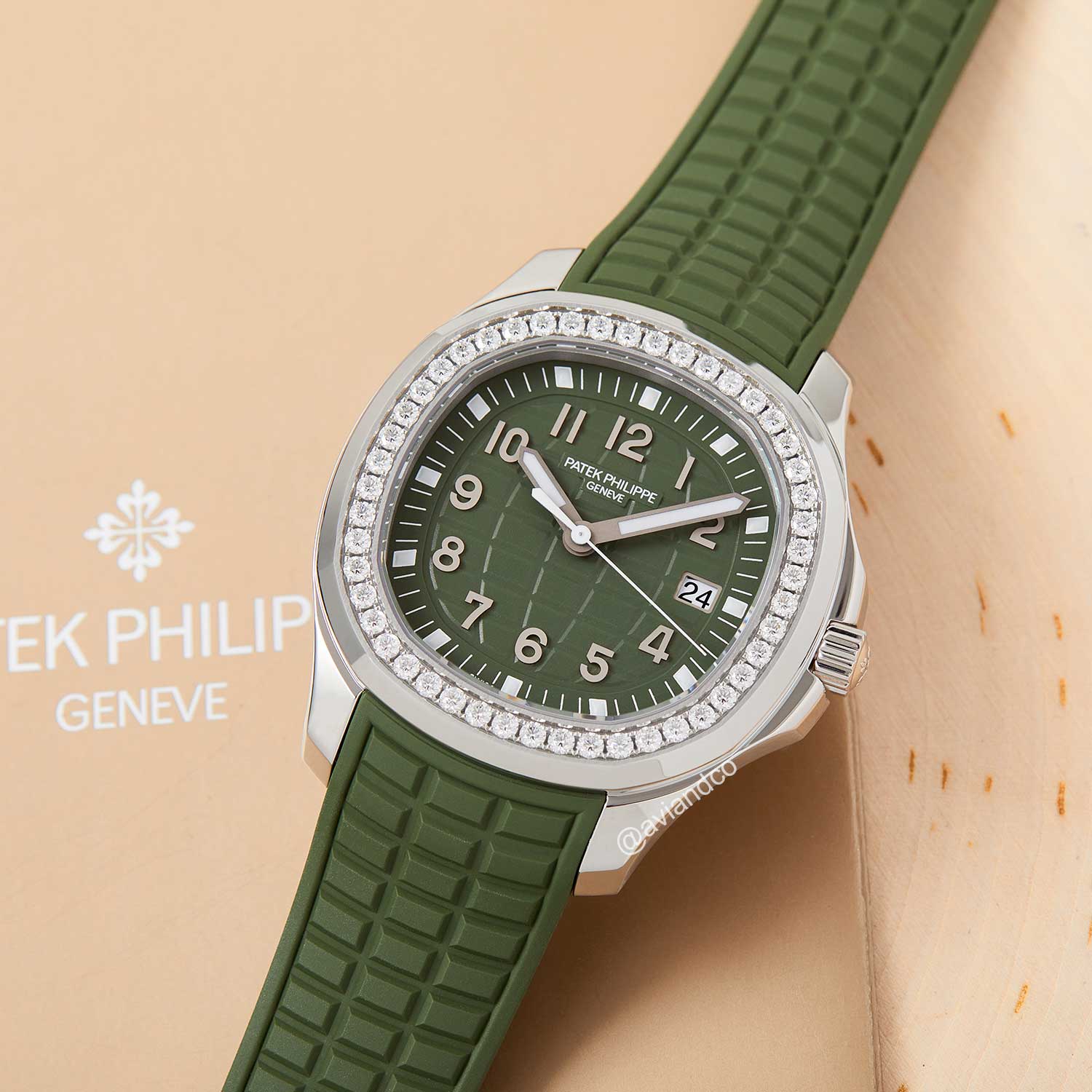Patek Philippe Aquanaut, Steel, Diamond Bezel, Green Dial