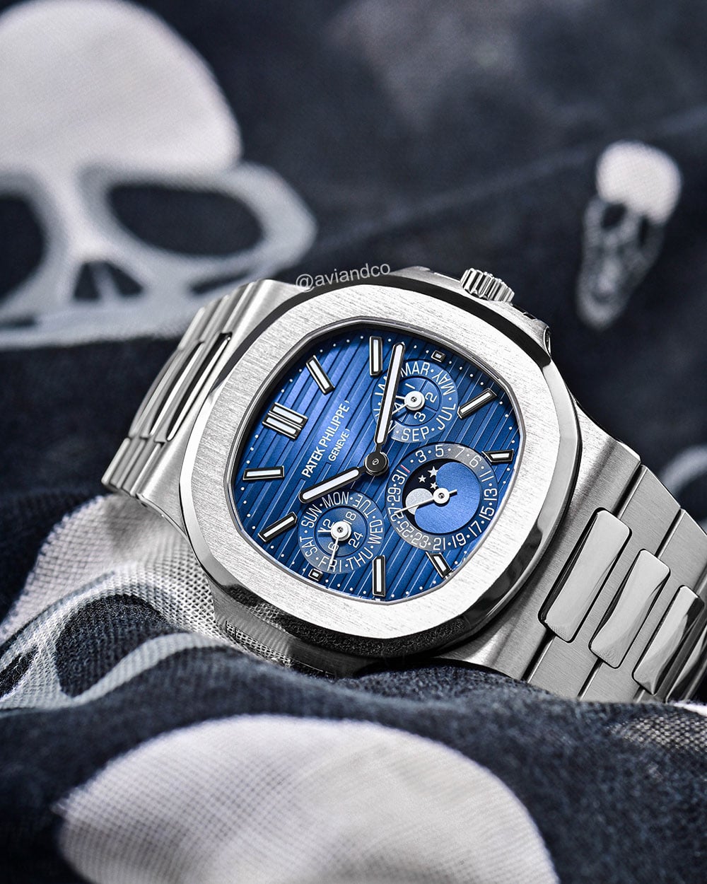 Patek Philippe Nautilus, Perpetual Calendar, 18K White Gold, Blue Dial