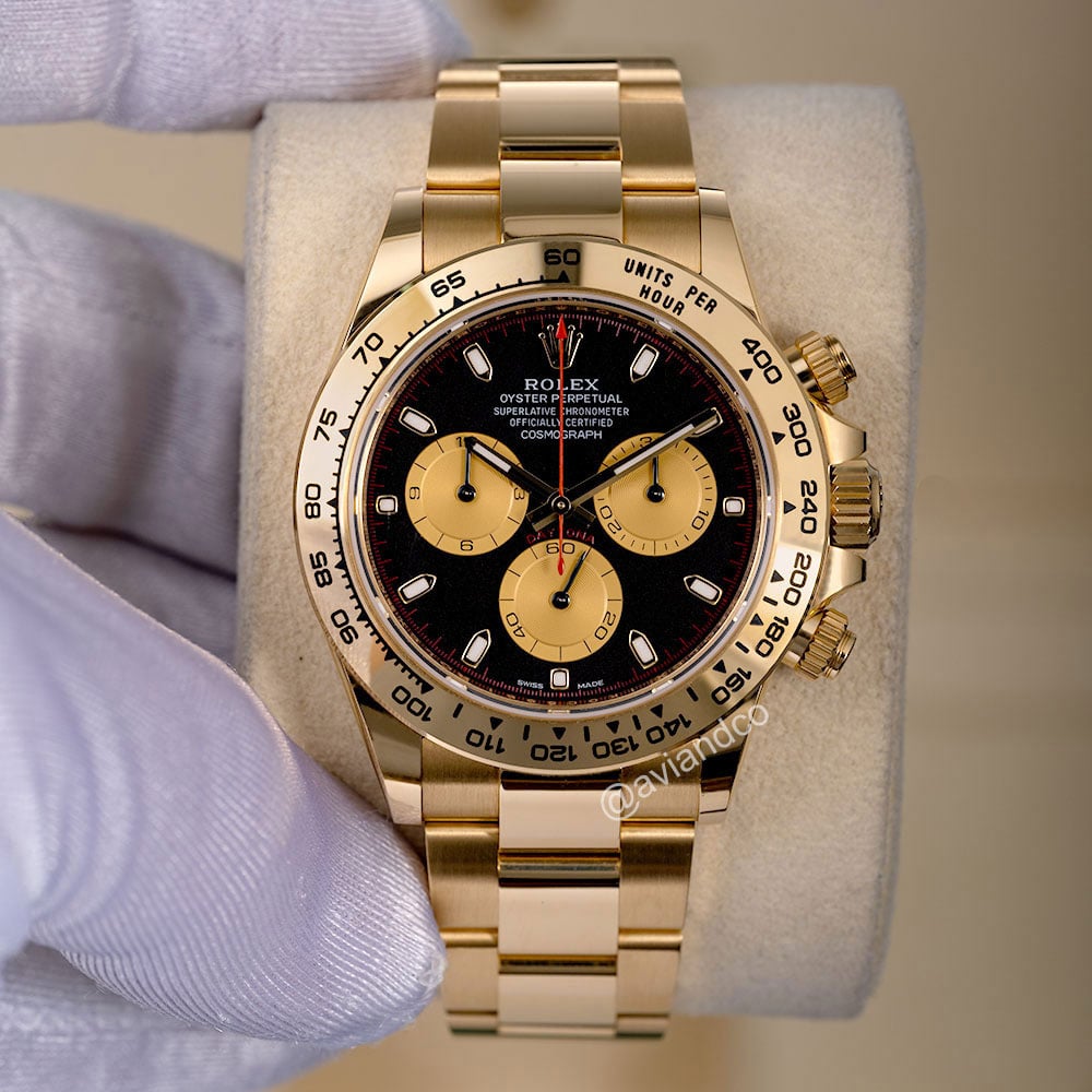 Rolex Cosmograph Daytona, 18K yellow gold, black index dial, 40 mm